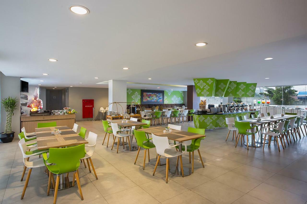 Khas Pekanbaru Hotel Εξωτερικό φωτογραφία