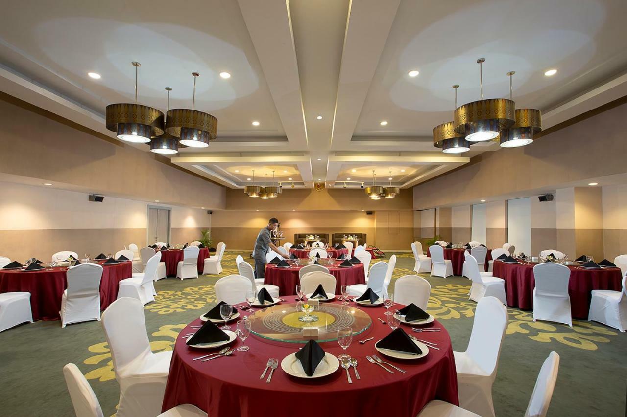 Khas Pekanbaru Hotel Εξωτερικό φωτογραφία